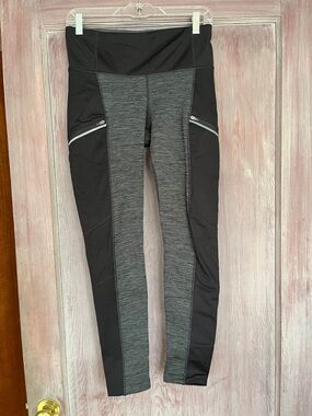 Athleta fleece Black and Charcoal Leggings with Side Zip Pockets M
